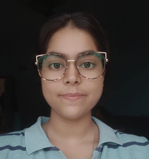 Anushka Singh  home tutor in Varanasi.
